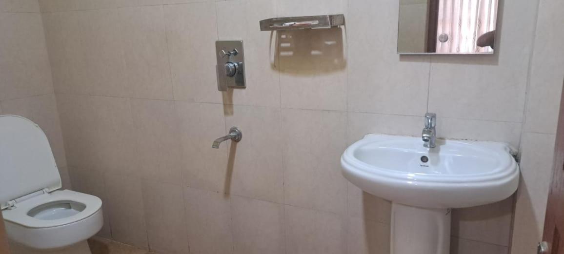 London House Resort Birātnagar Zewnętrze zdjęcie